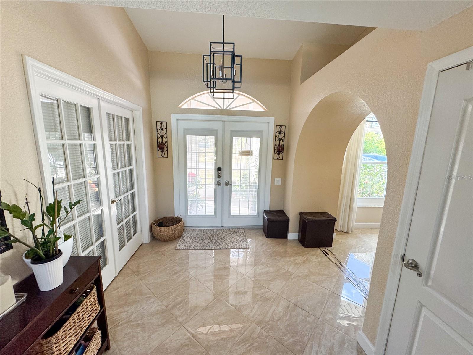 Image 33 of 45 For 2750 Abbotsford Street