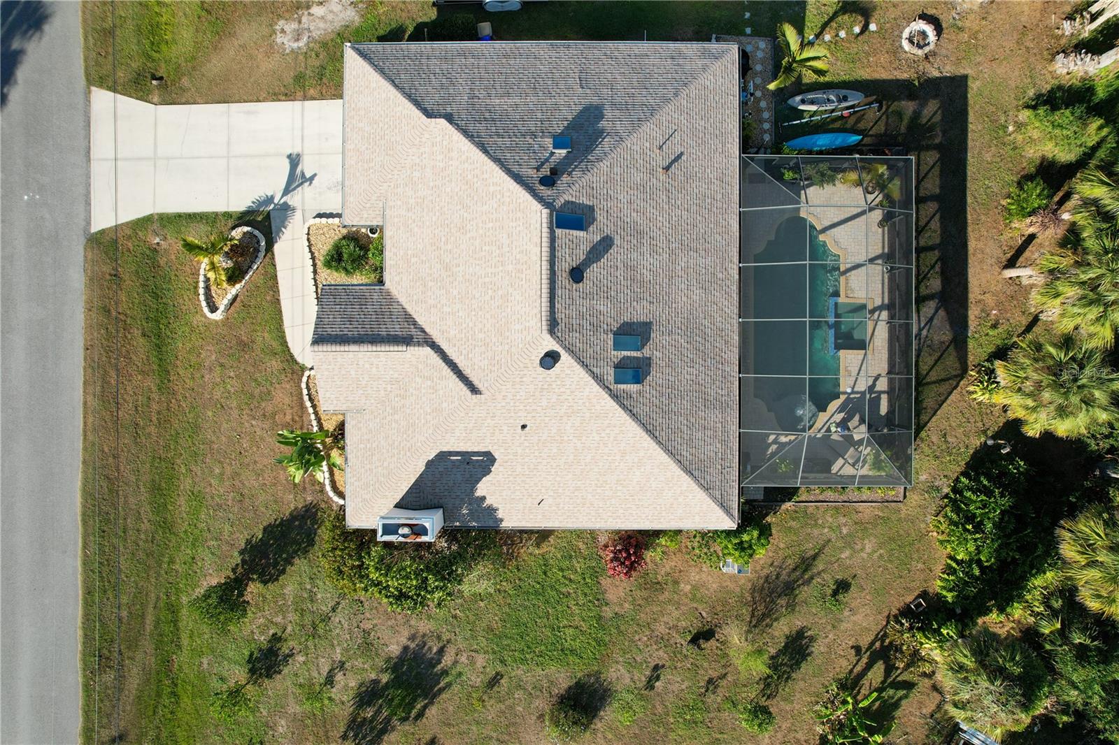 Image 6 of 45 For 2750 Abbotsford Street