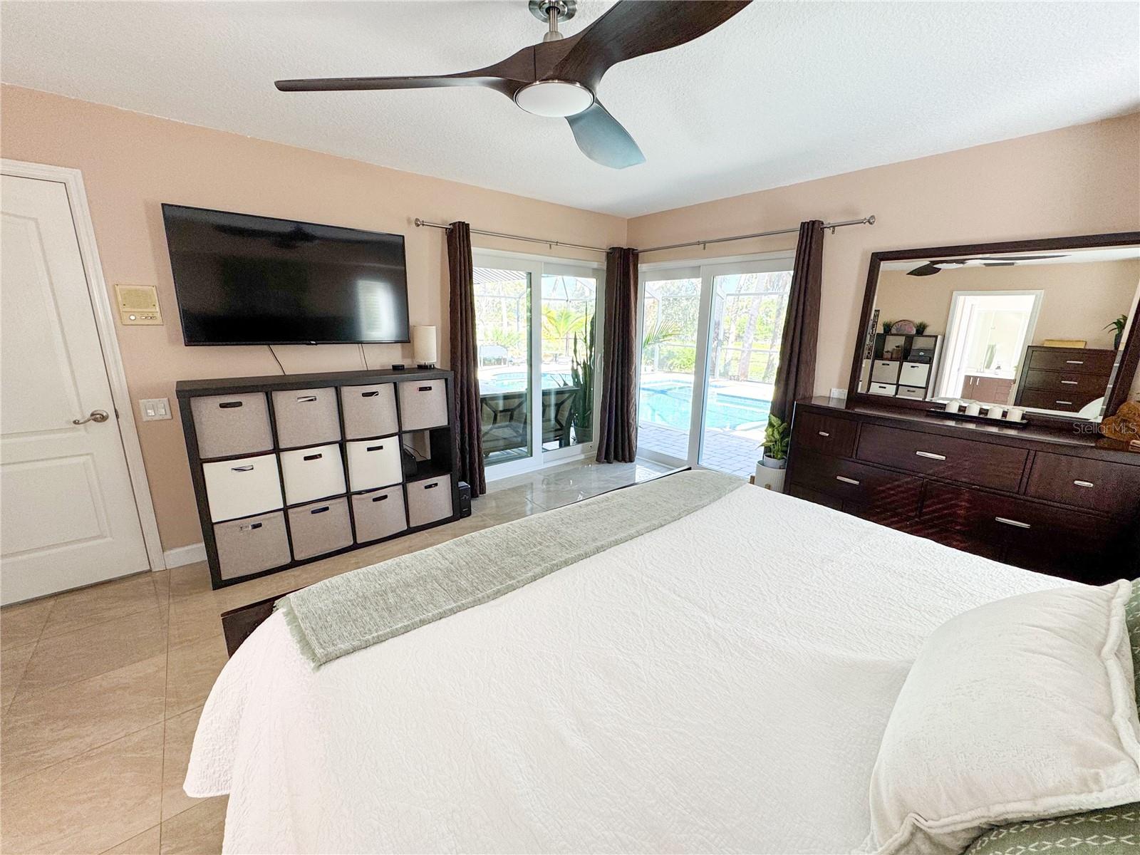 Image 9 of 45 For 2750 Abbotsford Street