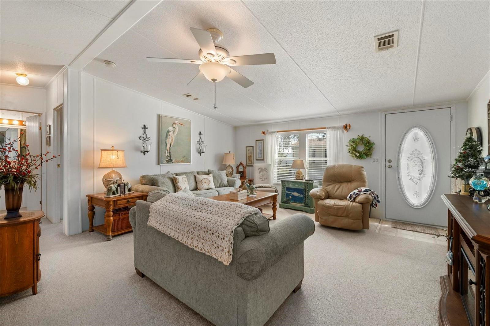 Image 10 of 68 For 1000 Kings Highway 274