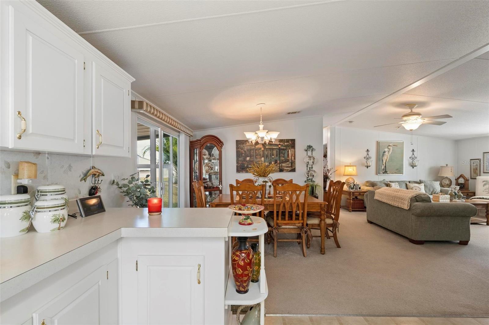 Image 12 of 68 For 1000 Kings Highway 274