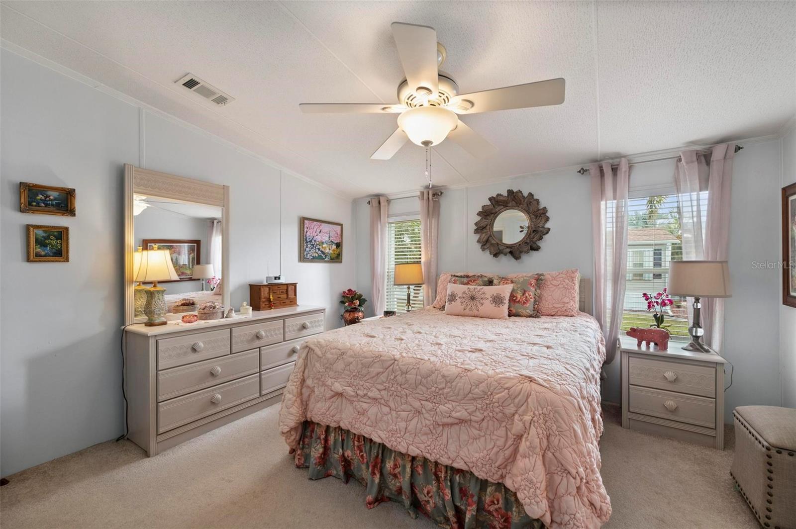 Image 18 of 68 For 1000 Kings Highway 274