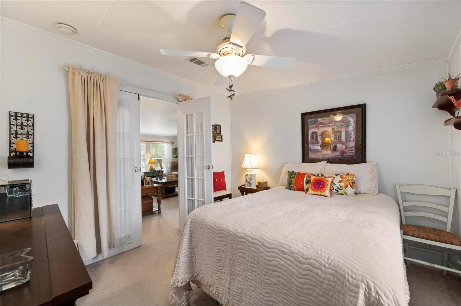 Image 24 of 68 For 1000 Kings Highway 274