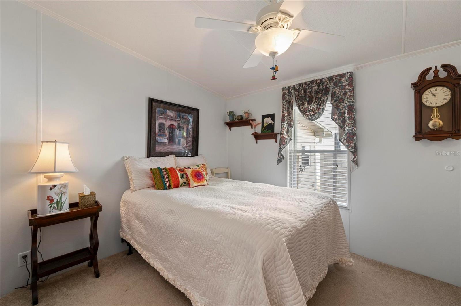 Image 25 of 68 For 1000 Kings Highway 274