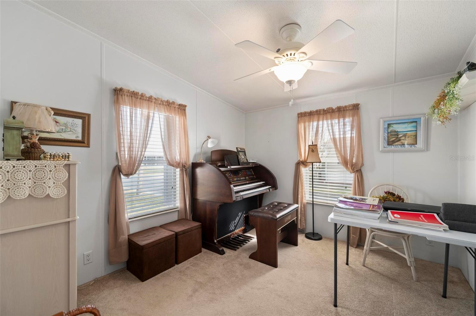 Image 27 of 68 For 1000 Kings Highway 274