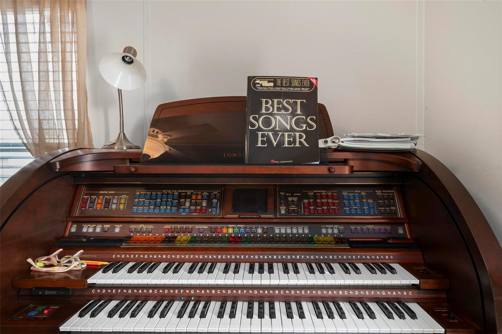 Image 30 of 68 For 1000 Kings Highway 274