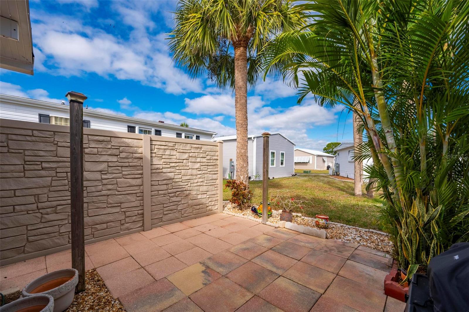 Image 35 of 68 For 1000 Kings Highway 274