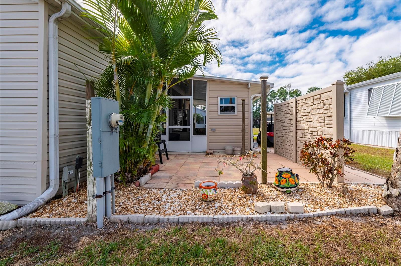 Image 37 of 68 For 1000 Kings Highway 274