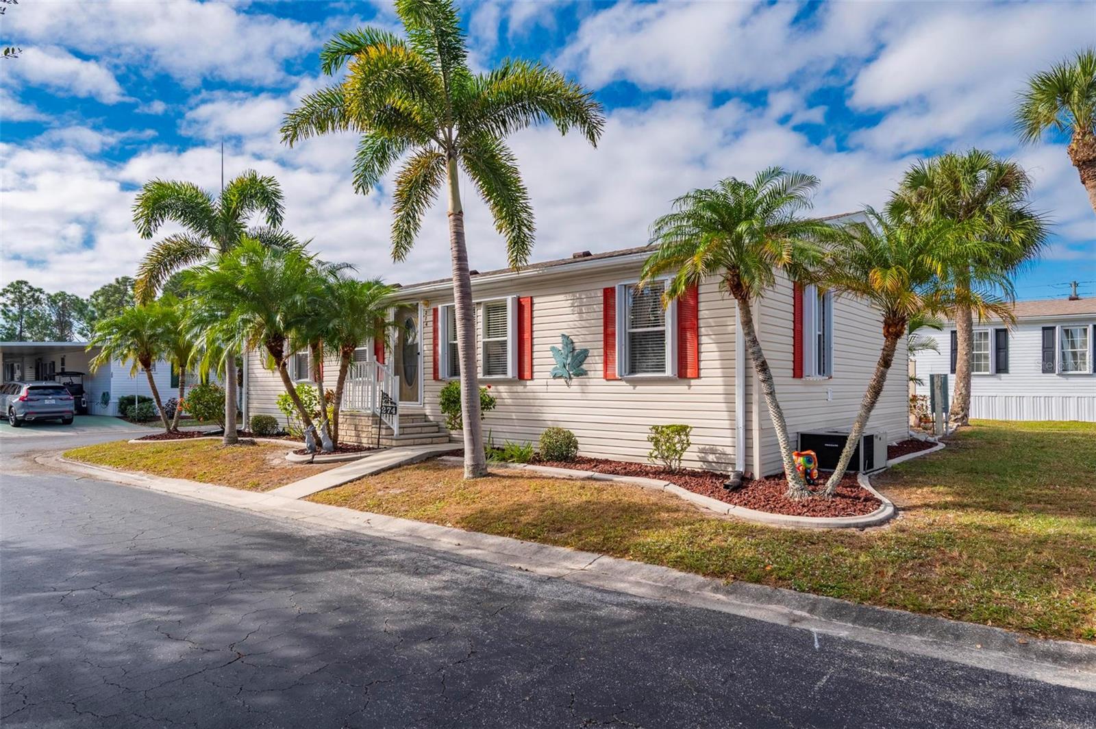 Image 38 of 68 For 1000 Kings Highway 274