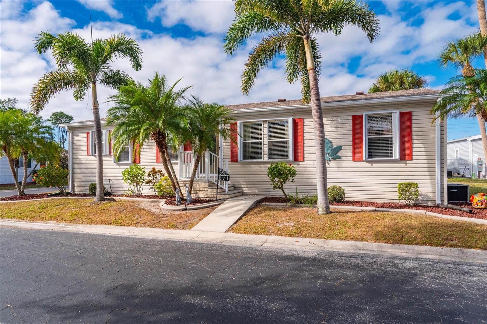 Image 39 of 68 For 1000 Kings Highway 274