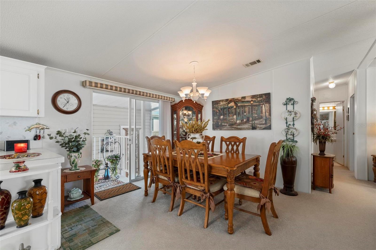 Image 4 of 68 For 1000 Kings Highway 274