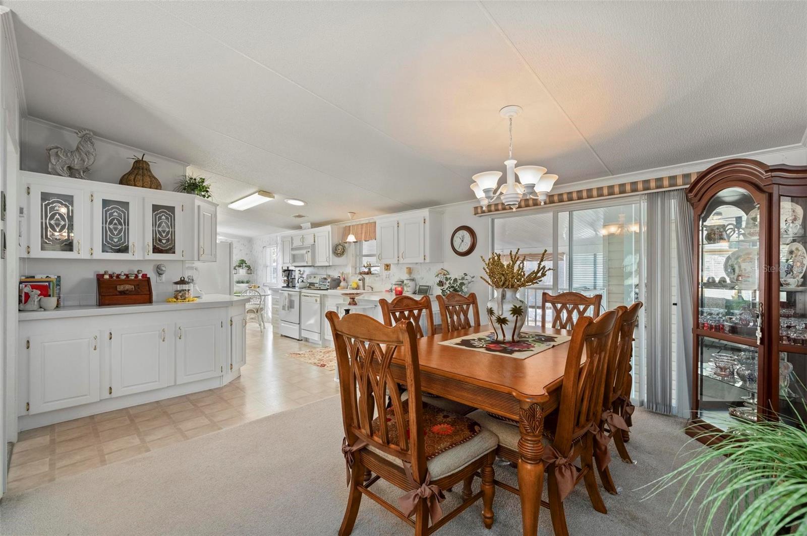 Image 5 of 68 For 1000 Kings Highway 274