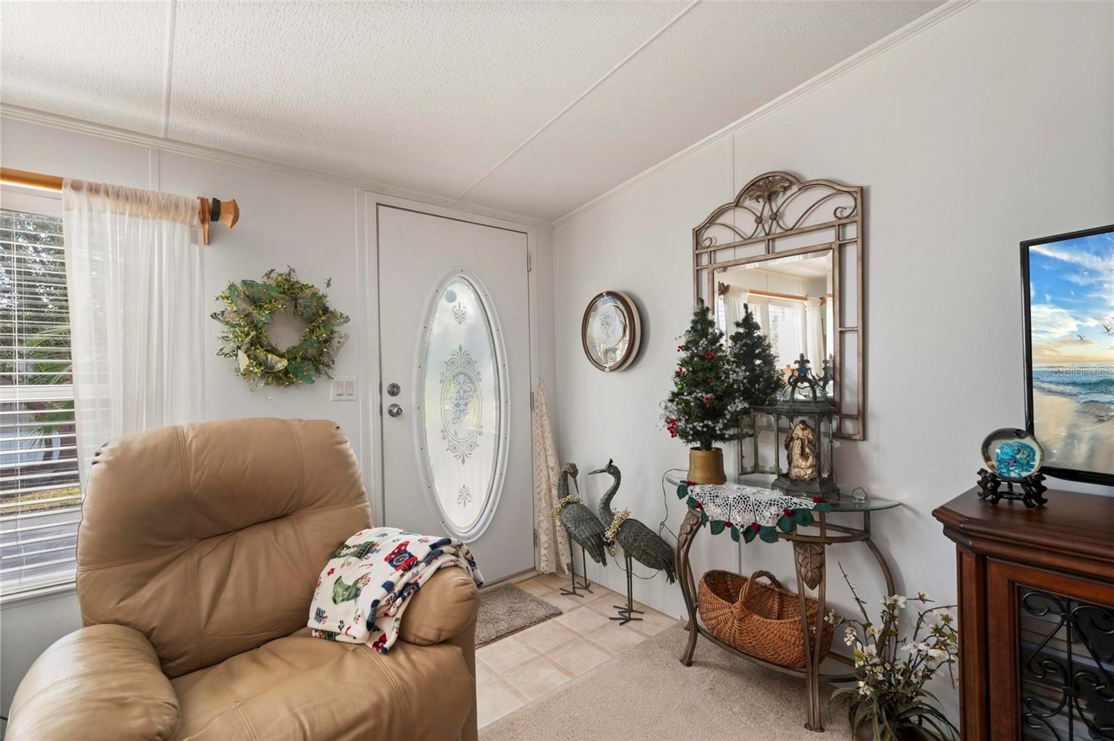 Image 6 of 68 For 1000 Kings Highway 274