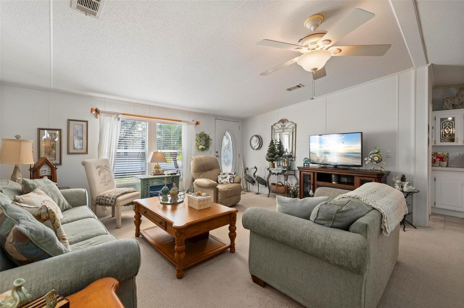 Image 7 of 68 For 1000 Kings Highway 274