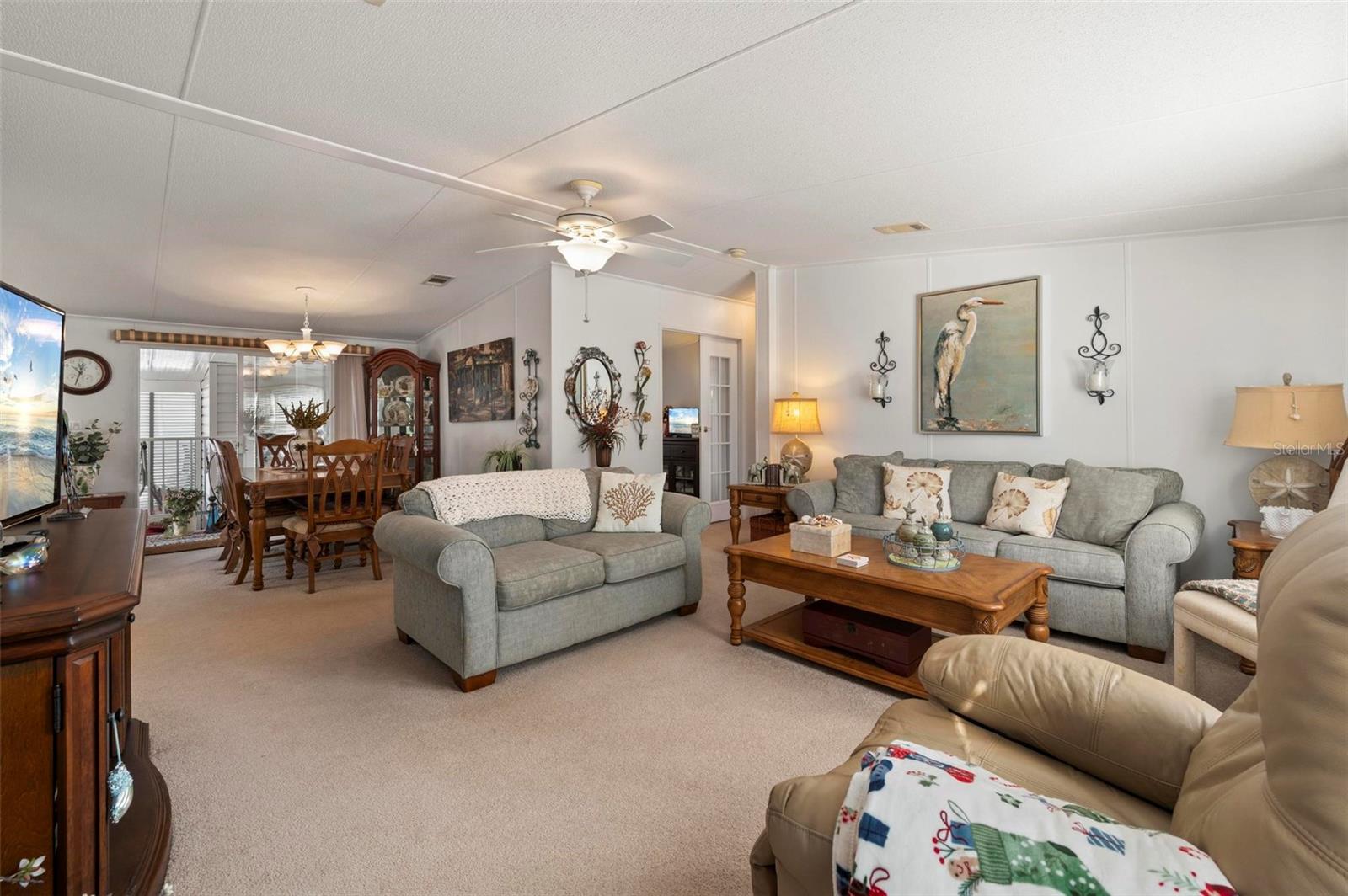 Image 9 of 68 For 1000 Kings Highway 274