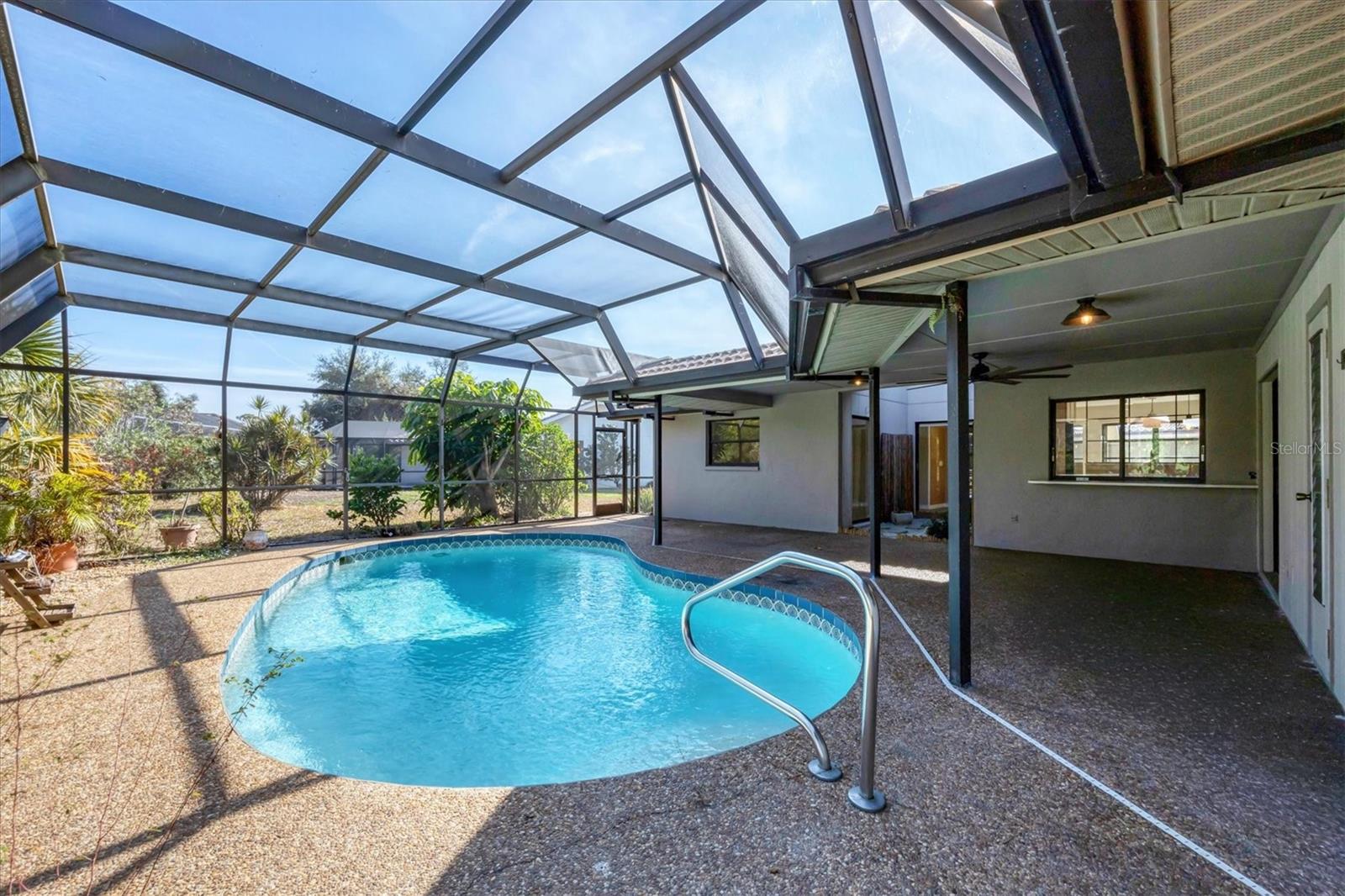 Image 15 of 19 For 404 Firethorn Avenue