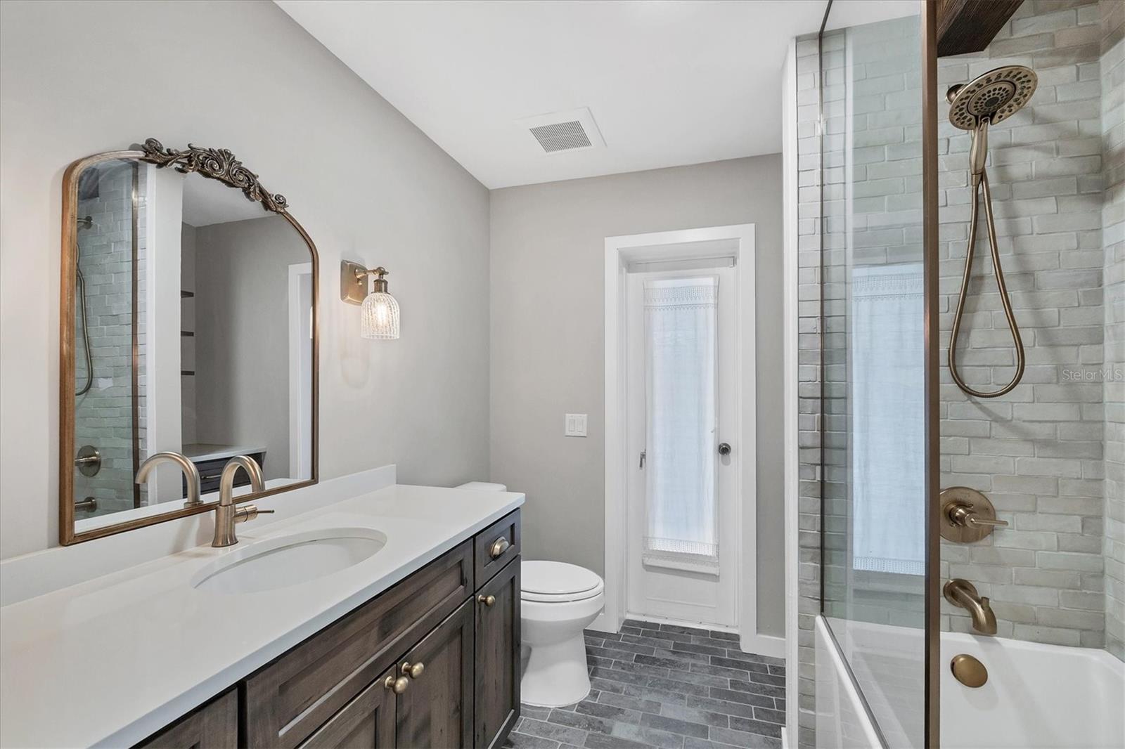 Image 4 of 19 For 404 Firethorn Avenue