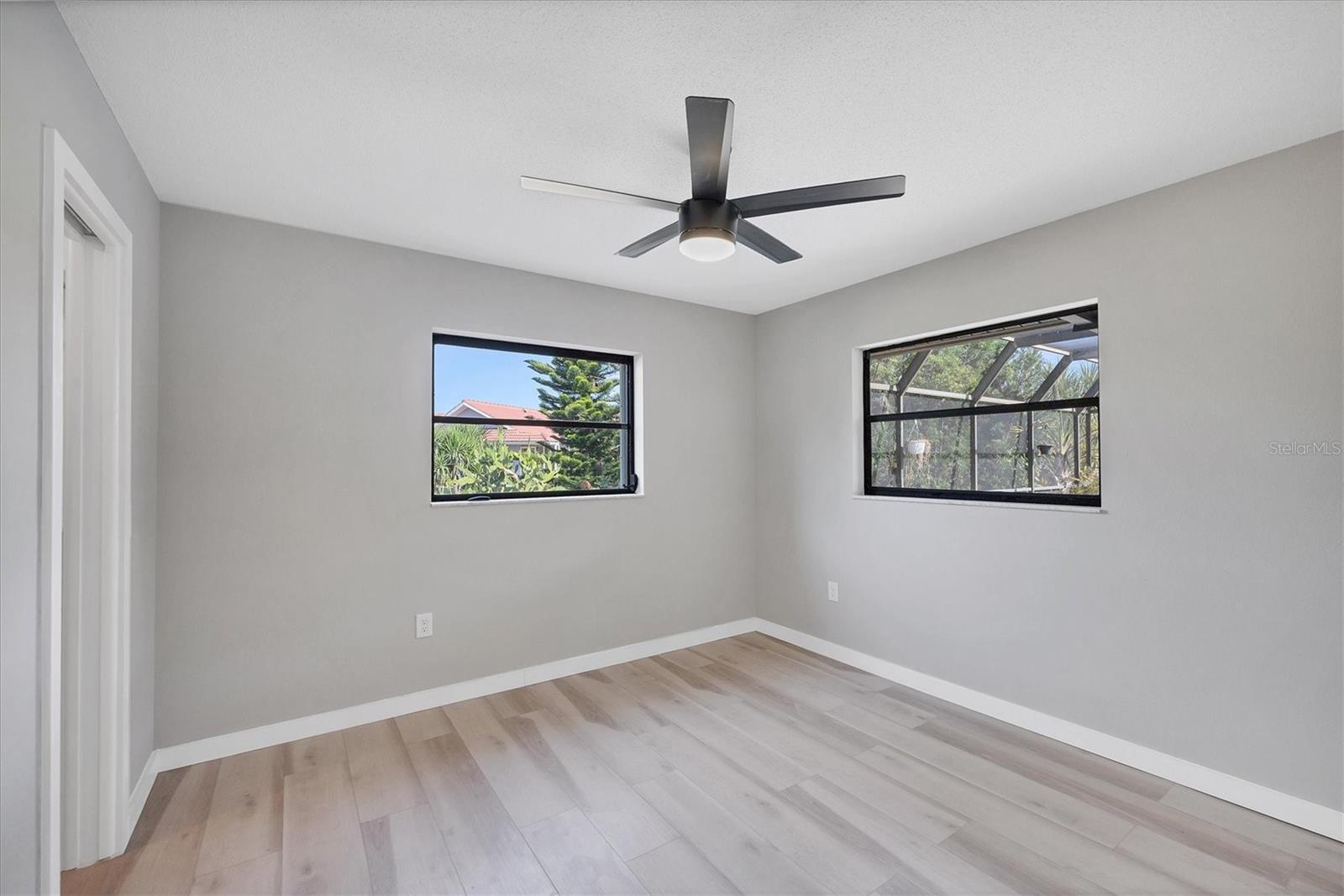 Image 6 of 19 For 404 Firethorn Avenue