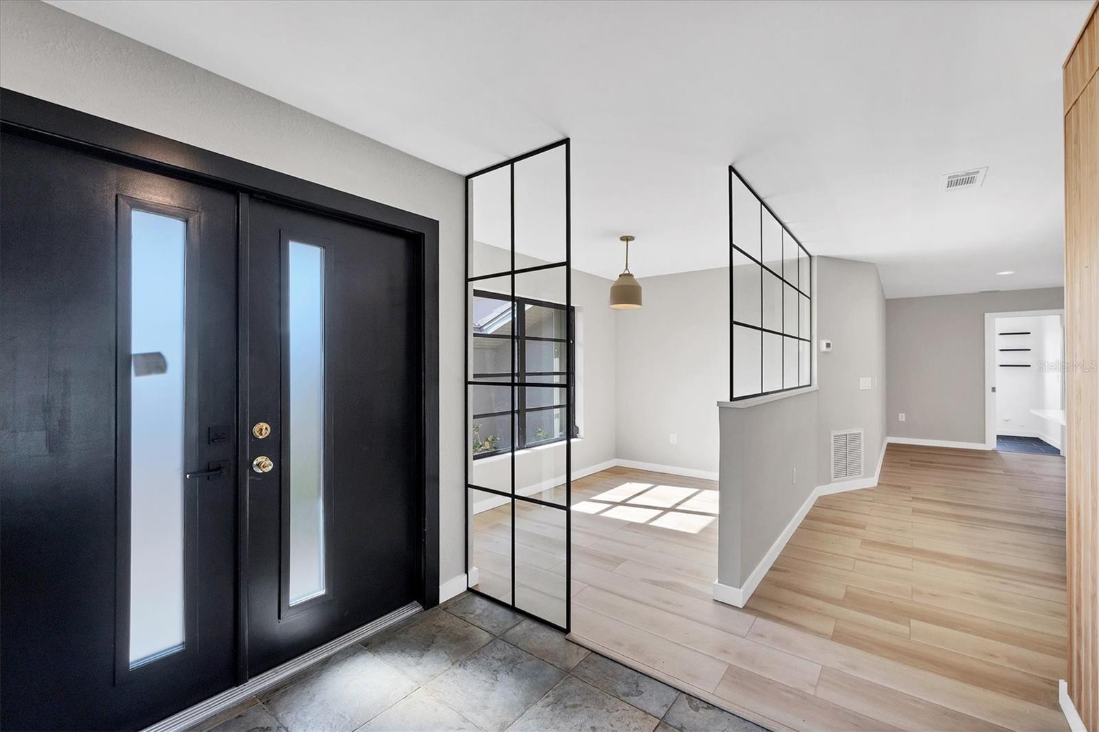 Image 8 of 19 For 404 Firethorn Avenue