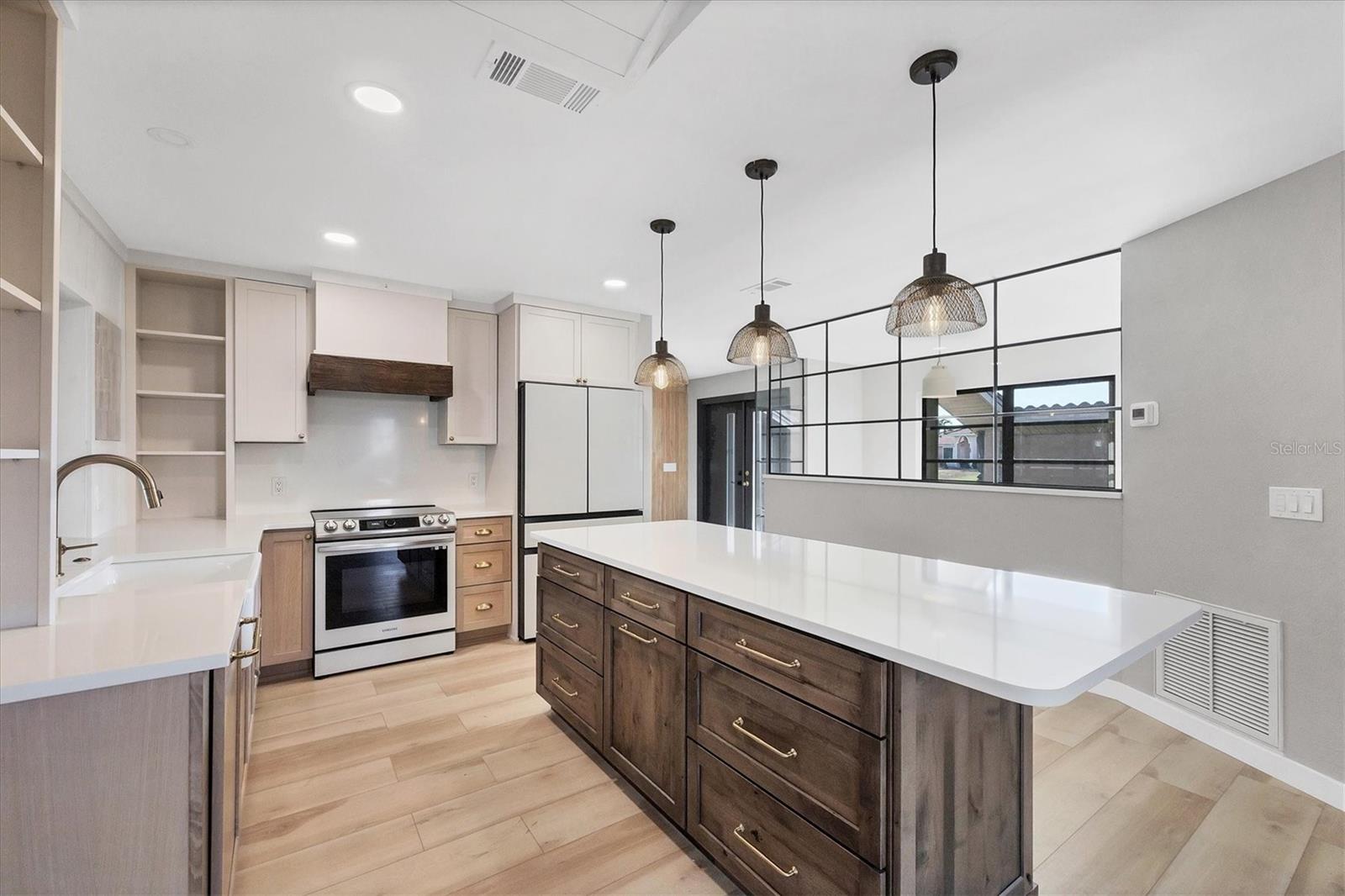 Image 9 of 19 For 404 Firethorn Avenue