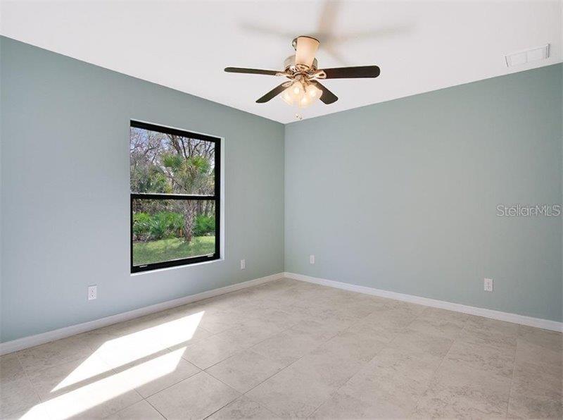 Image 12 of 22 For 17113 Thompson Avenue