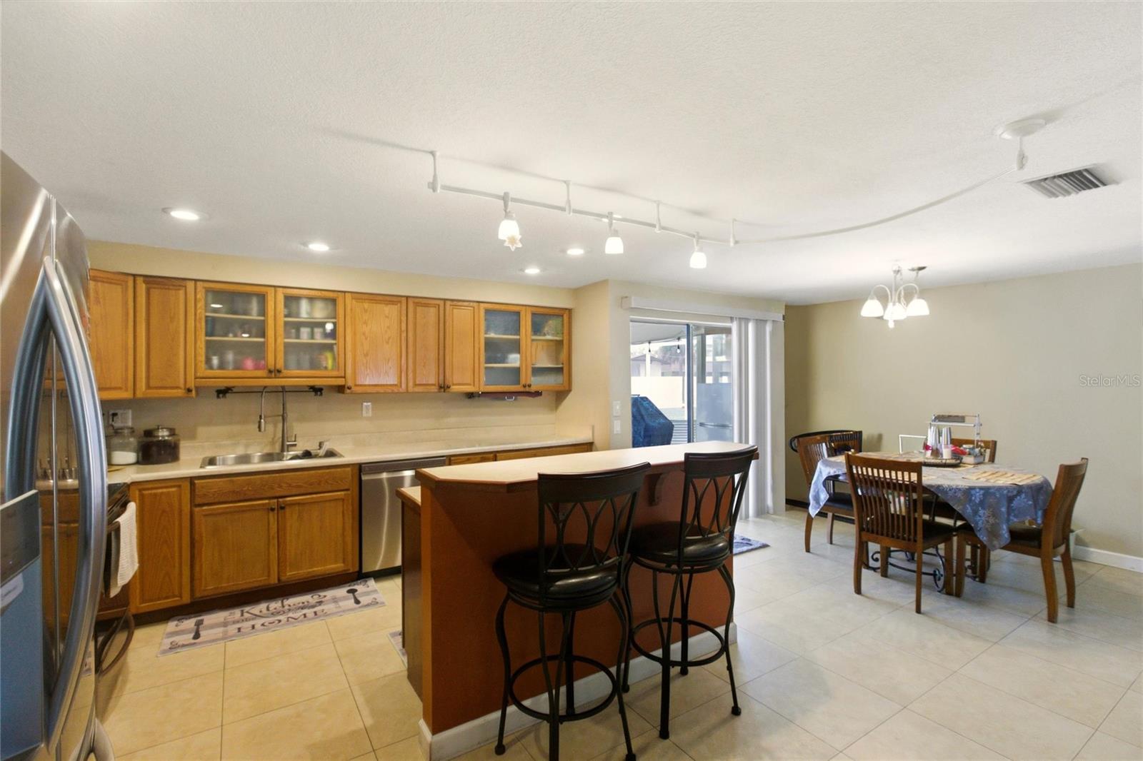 Image 10 of 37 For 3276 Pinetree Street