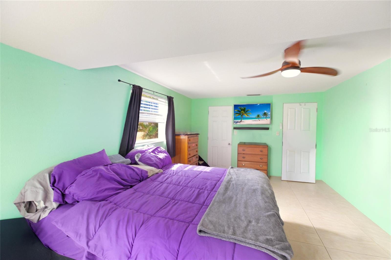 Image 17 of 37 For 3276 Pinetree Street