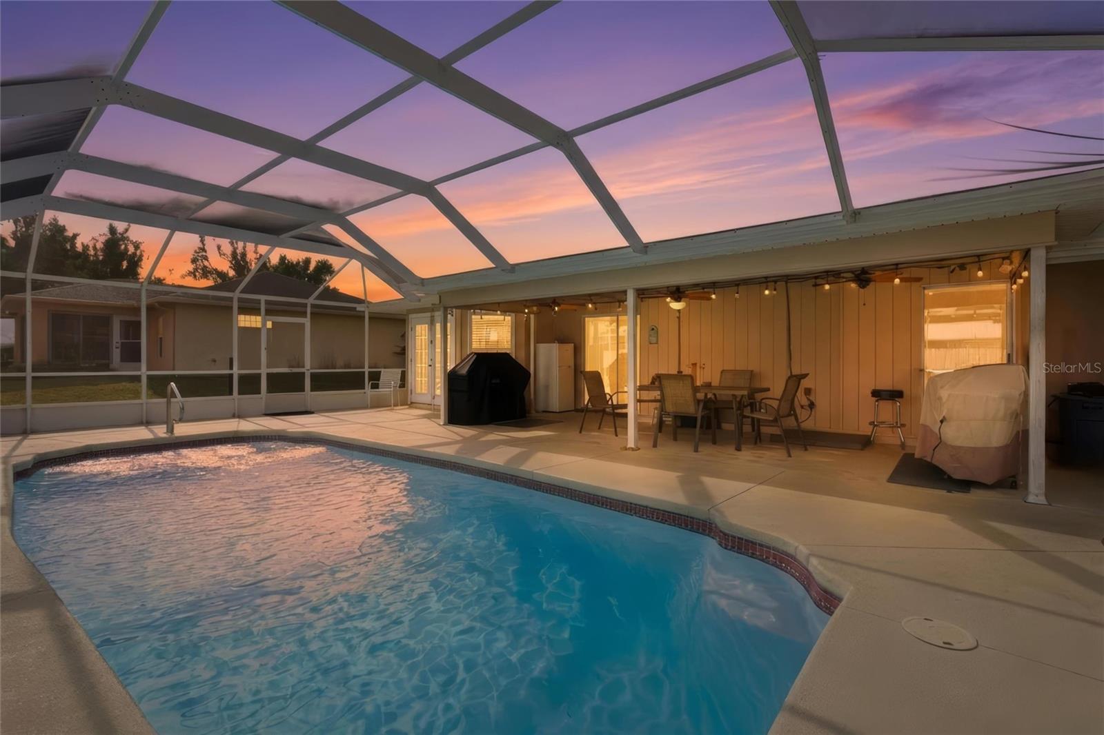 Image 2 of 37 For 3276 Pinetree Street