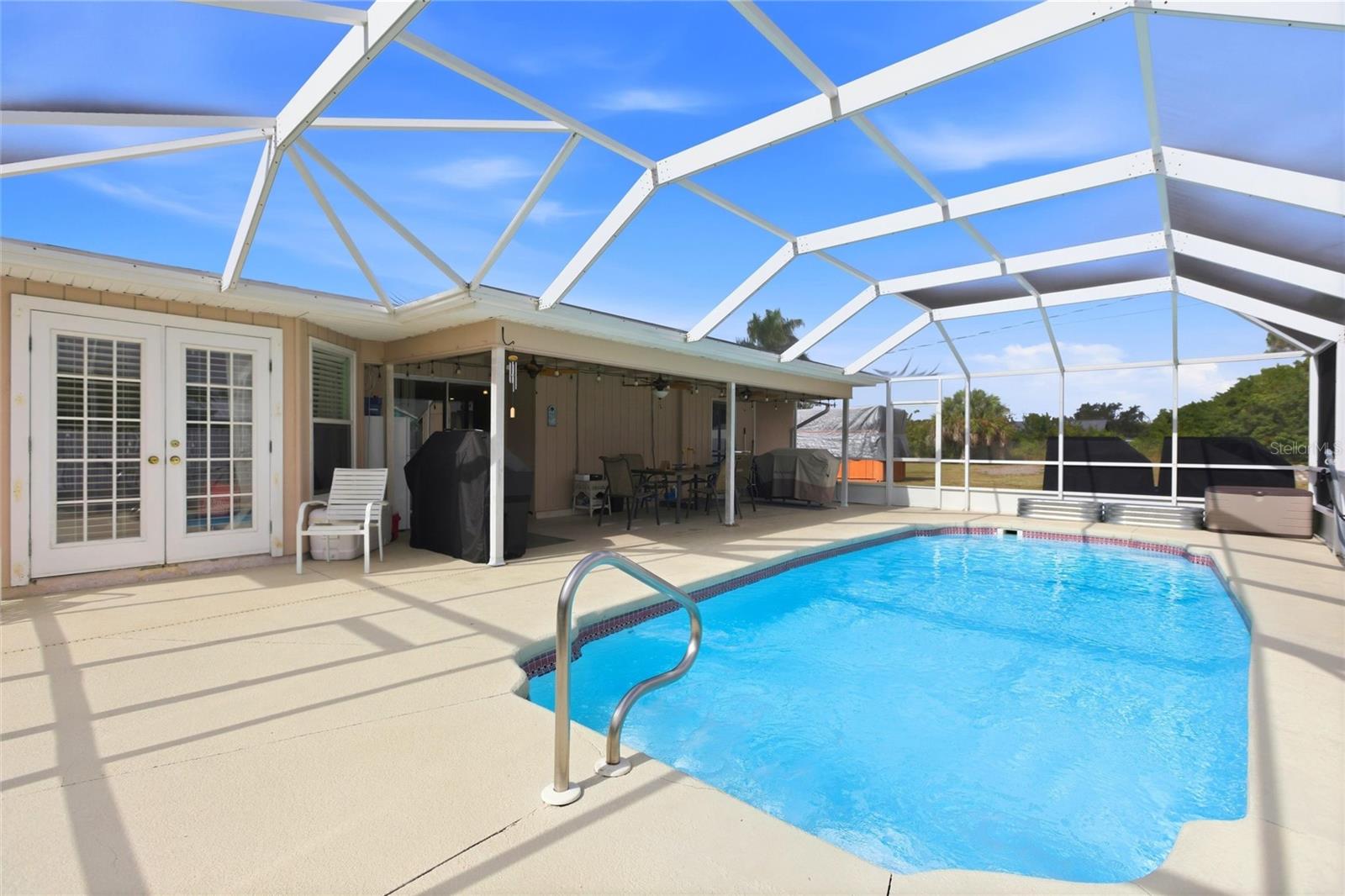 Image 24 of 37 For 3276 Pinetree Street