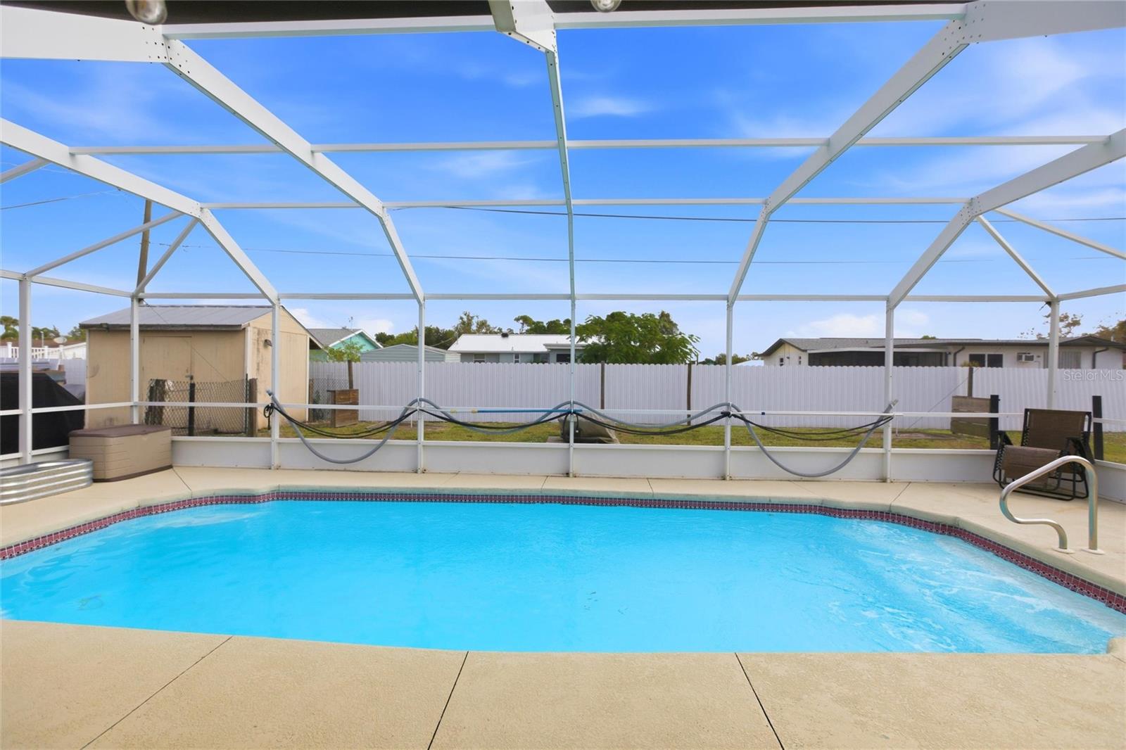 Image 25 of 37 For 3276 Pinetree Street