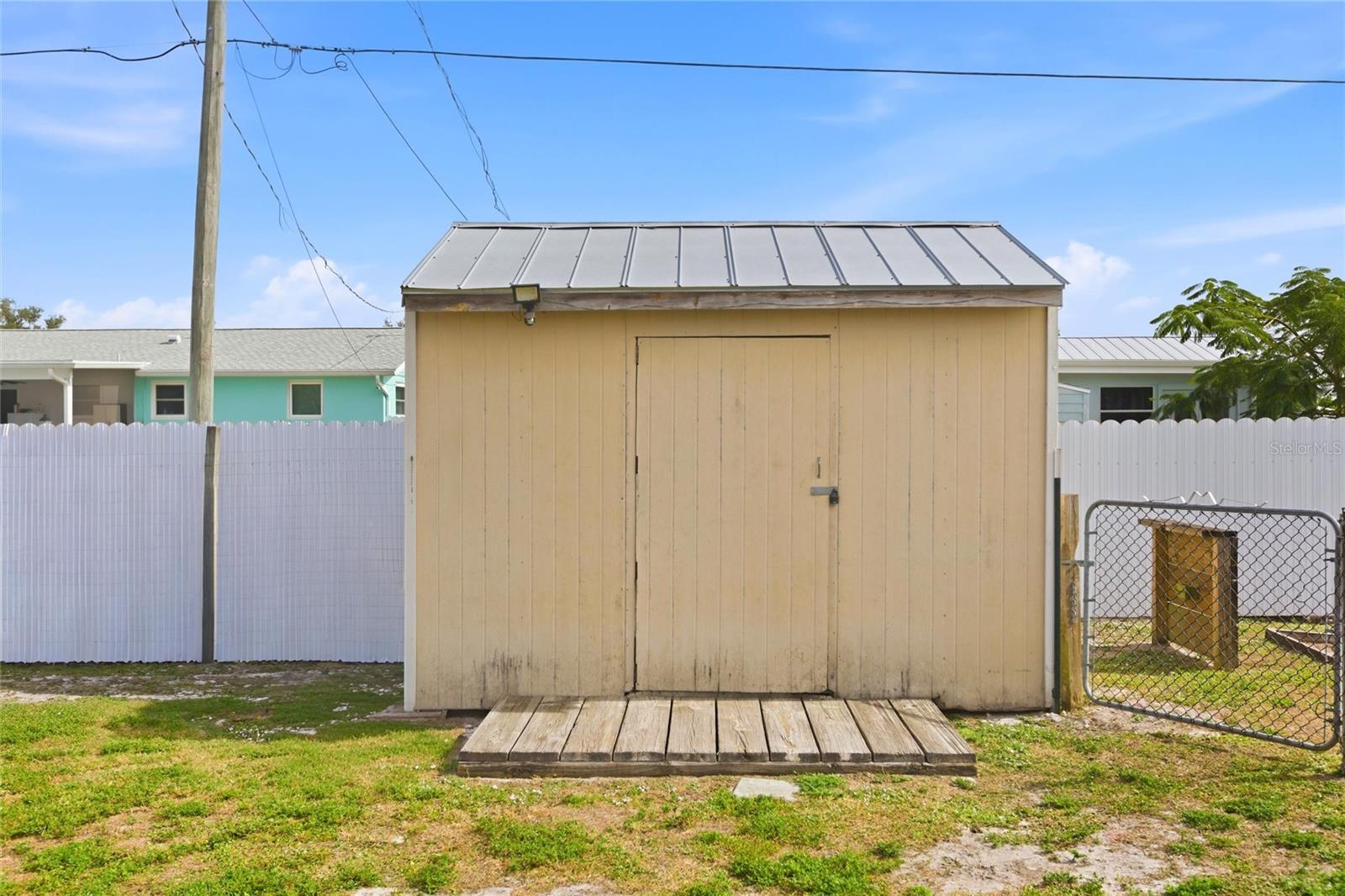 Image 30 of 37 For 3276 Pinetree Street