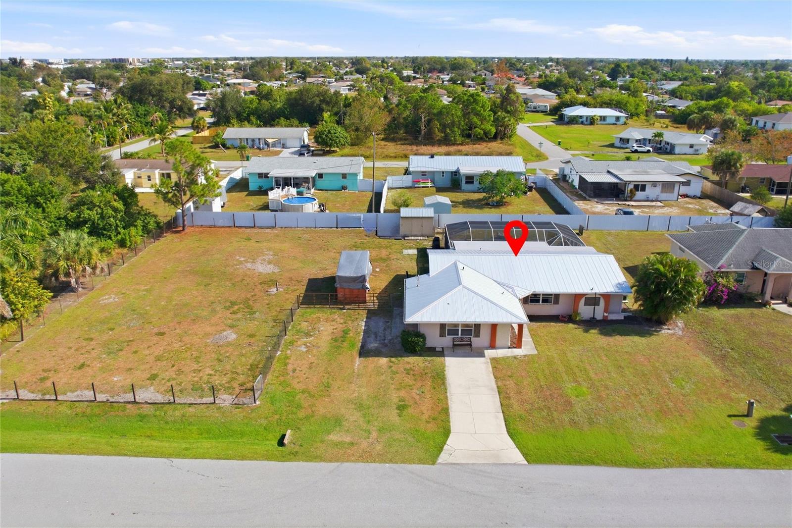 Image 32 of 37 For 3276 Pinetree Street