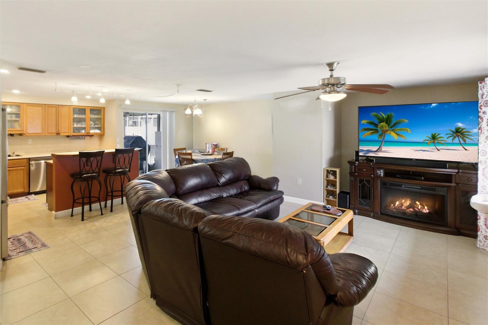 Image 7 of 37 For 3276 Pinetree Street