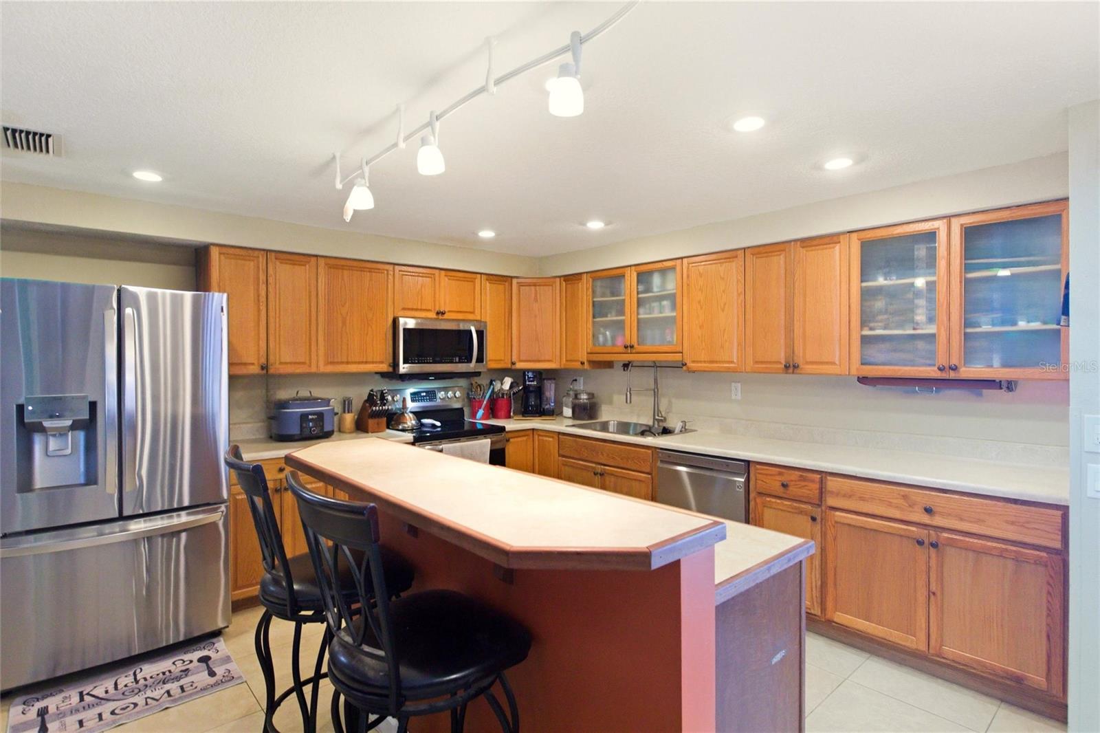 Image 9 of 37 For 3276 Pinetree Street