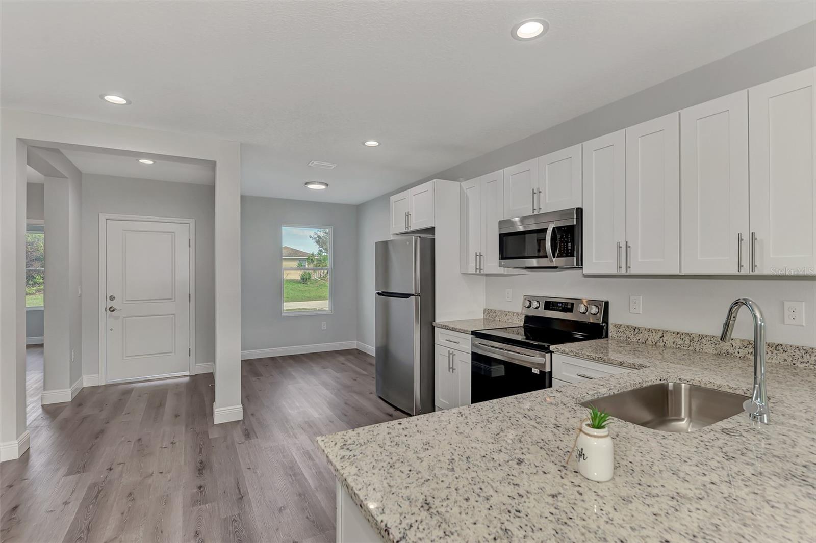 Image 24 of 48 For 11079 Kimberly Avenue