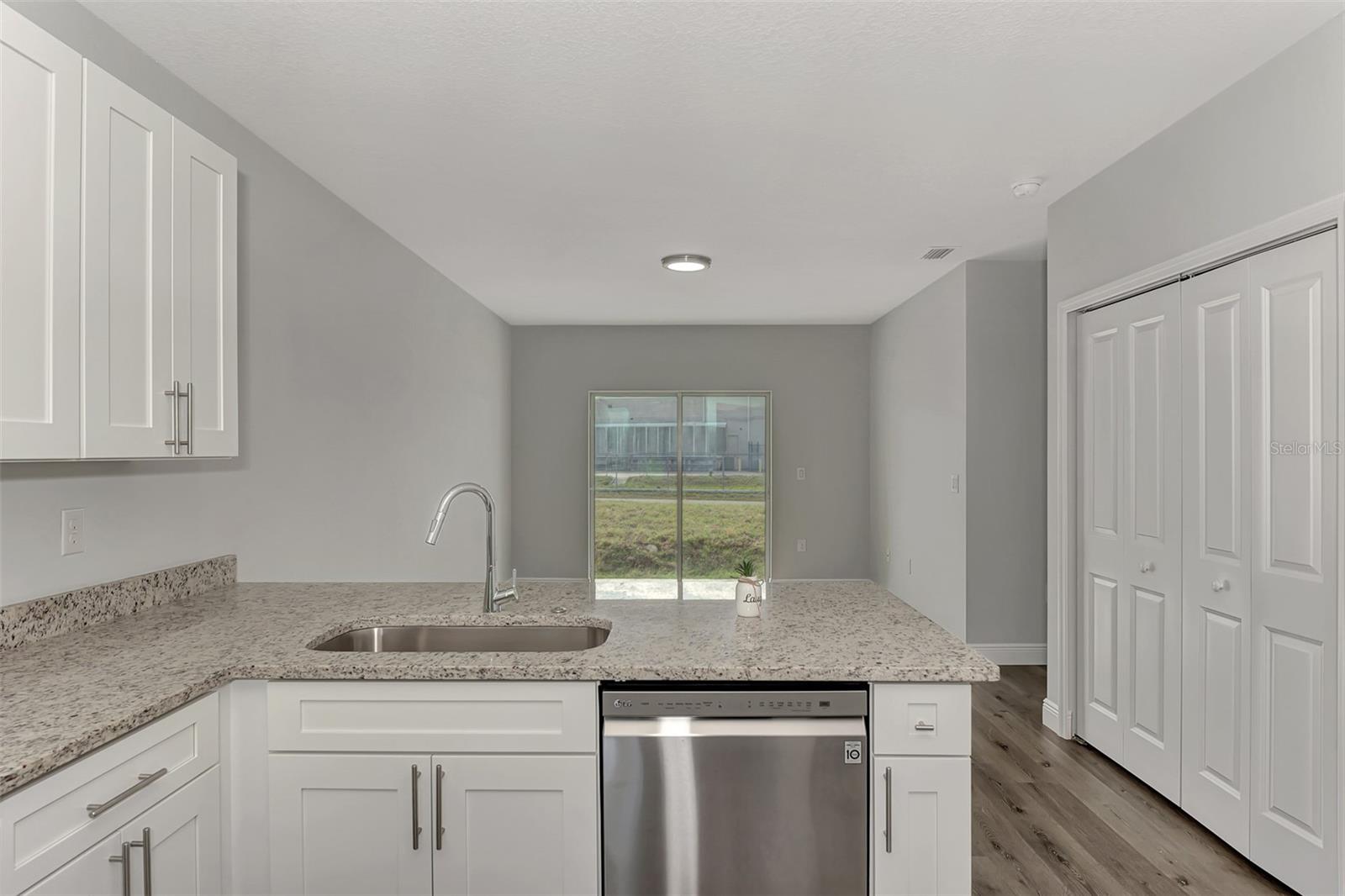 Image 27 of 48 For 11079 Kimberly Avenue