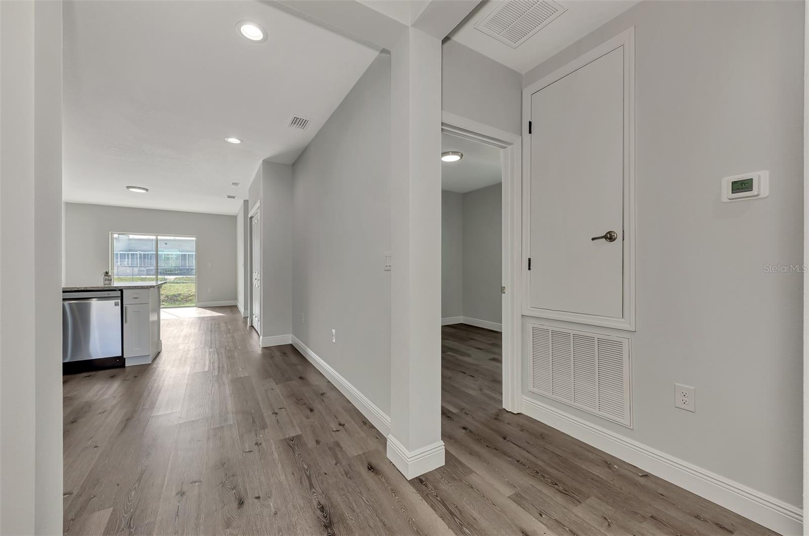 Image 6 of 48 For 11079 Kimberly Avenue