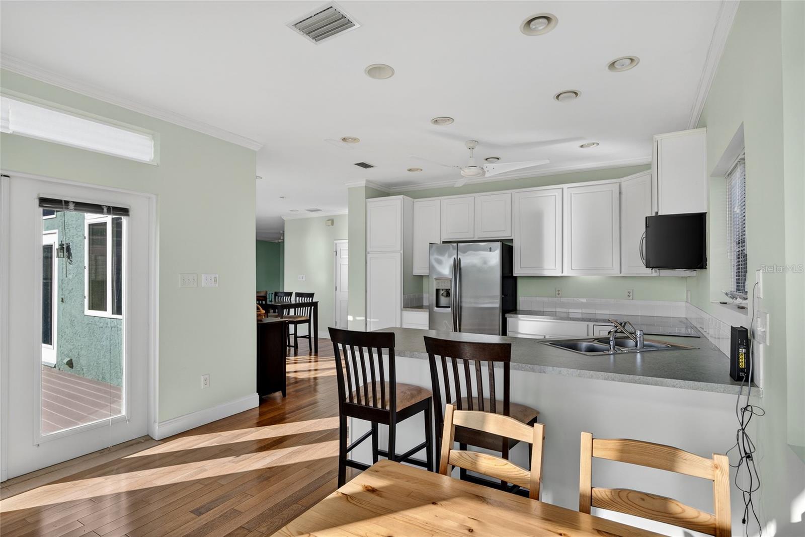 Image 17 of 33 For 631 Tahiti Court