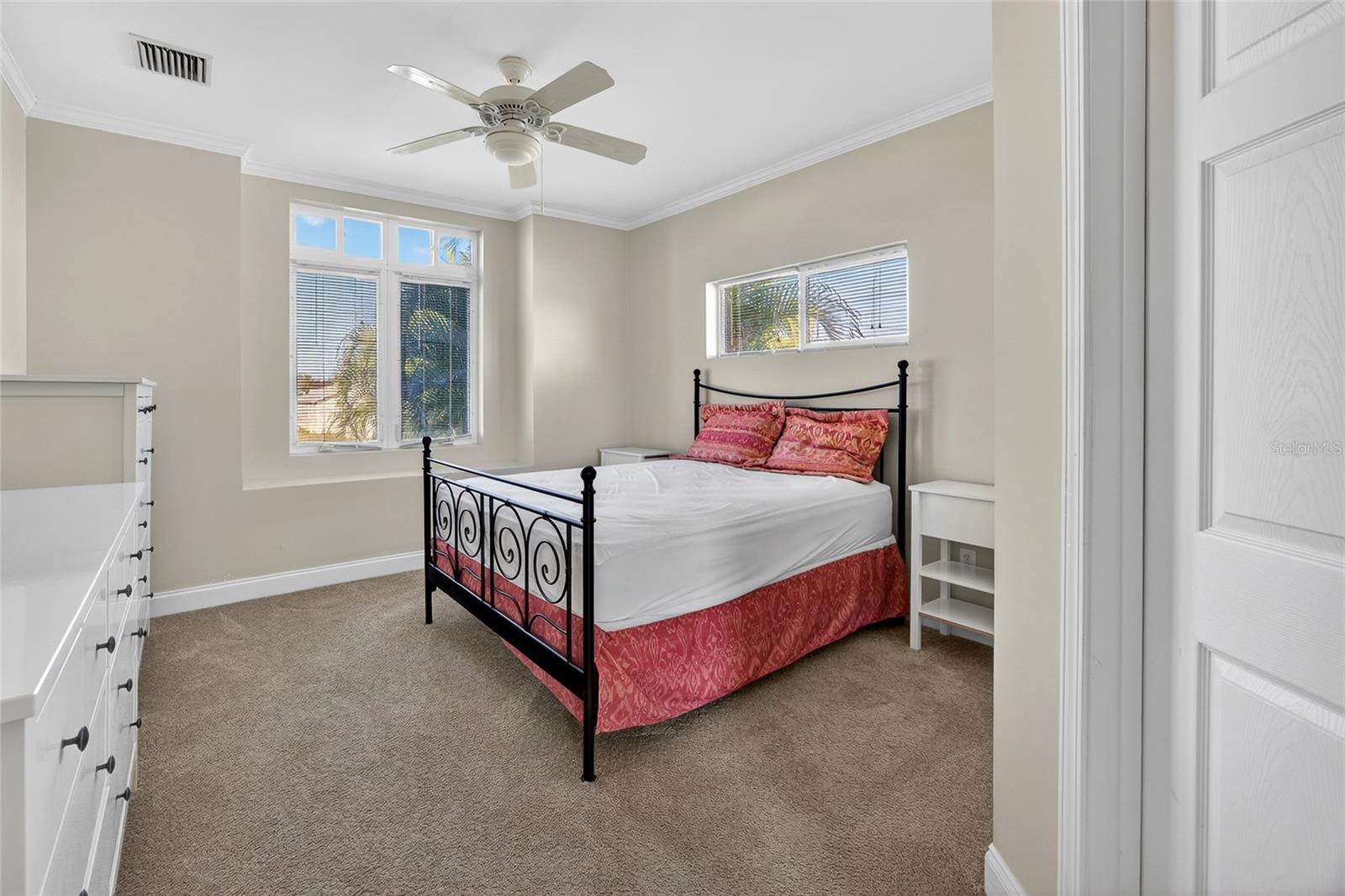 Image 18 of 33 For 631 Tahiti Court