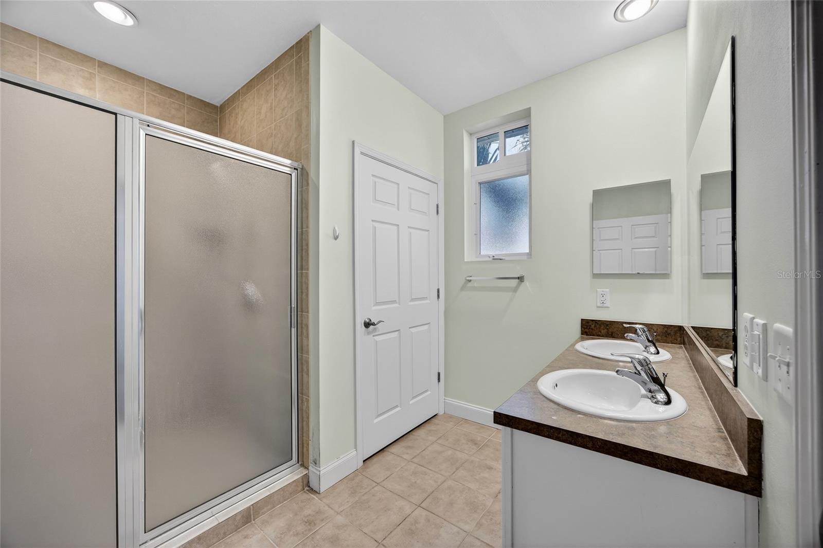 Image 20 of 33 For 631 Tahiti Court