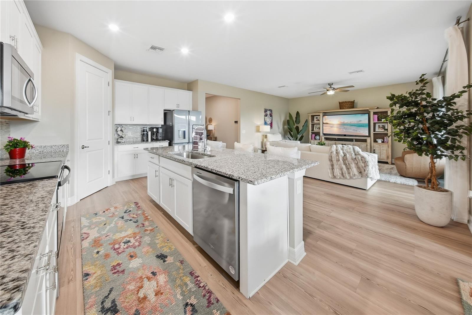 Image 11 of 49 For 16128 Lotus Way