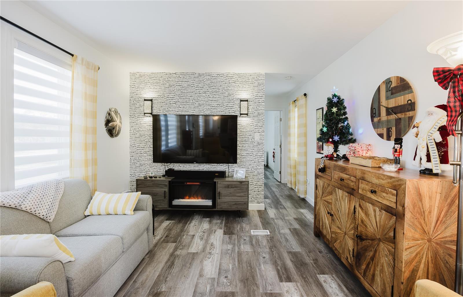 Image 15 of 43 For 11296 Olive Circle