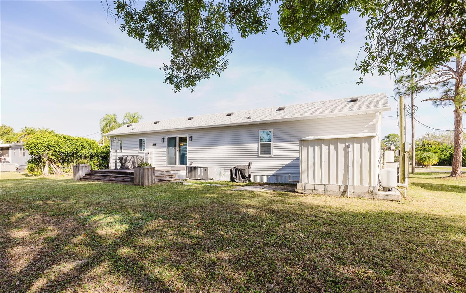 Image 28 of 43 For 11296 Olive Circle