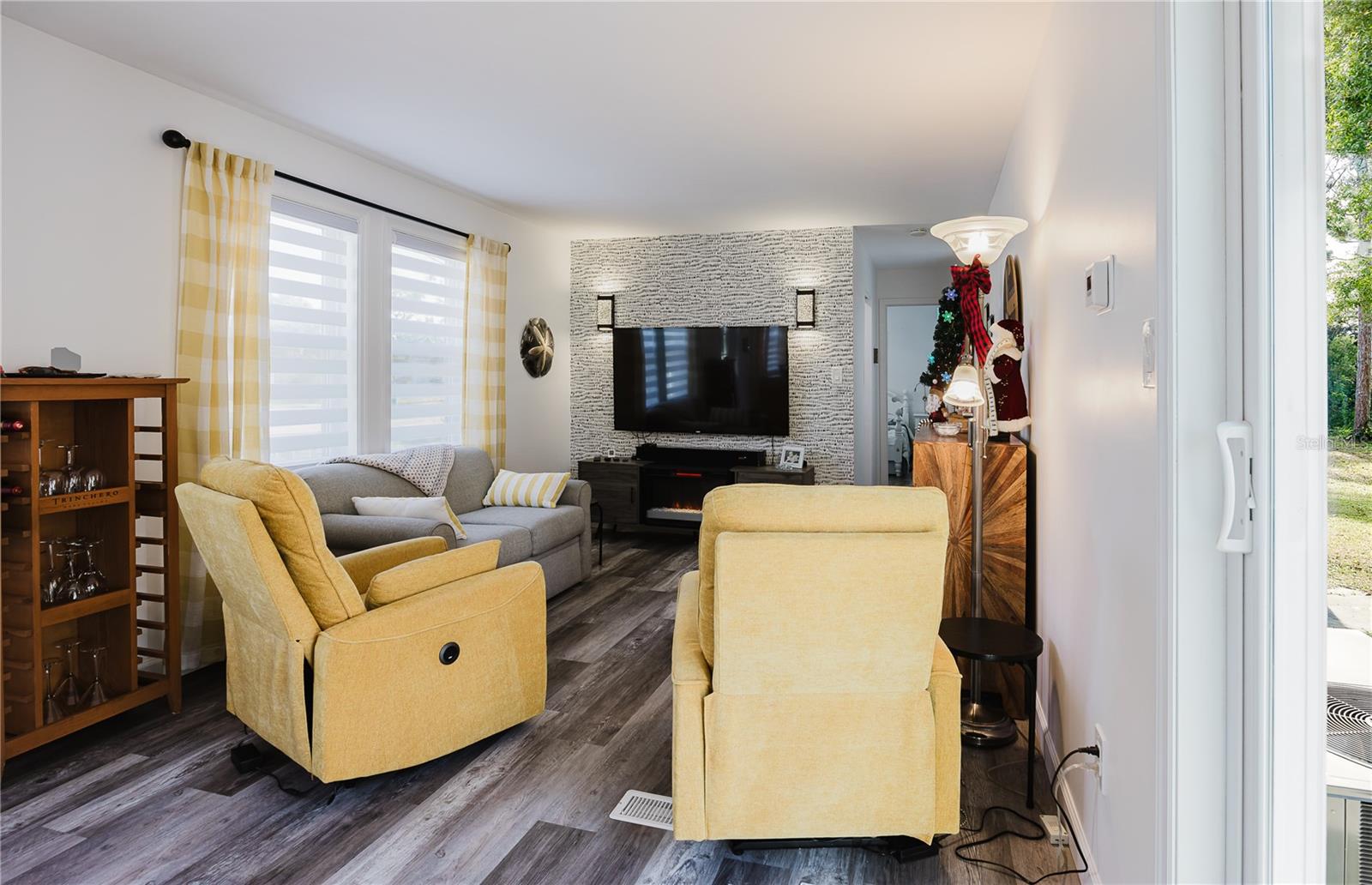 Image 5 of 43 For 11296 Olive Circle