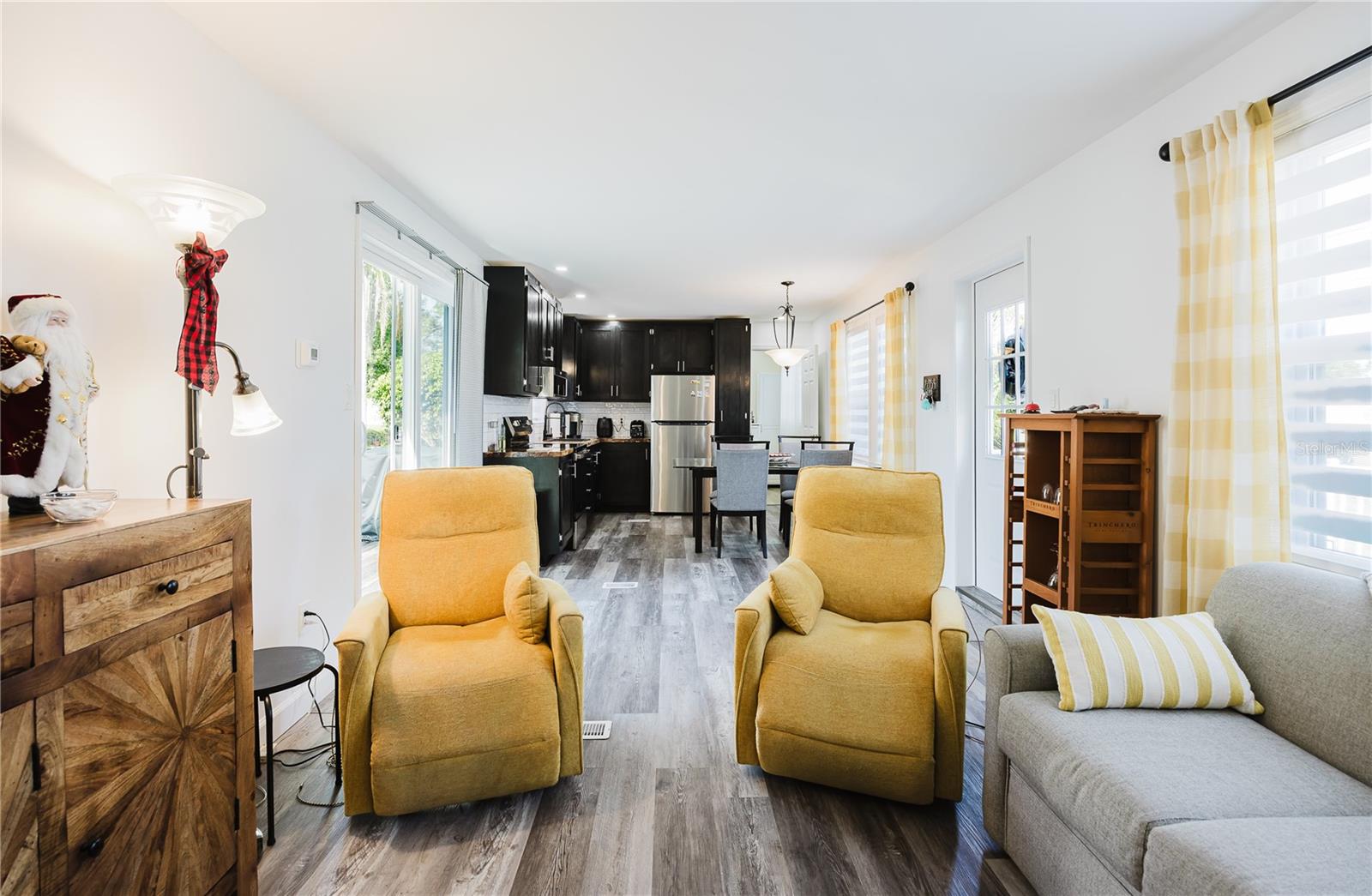 Image 6 of 43 For 11296 Olive Circle