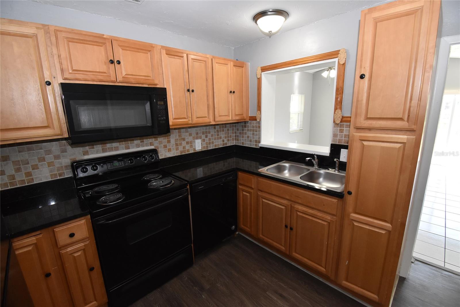 Image 8 of 32 For 3116 Ludlow Drive