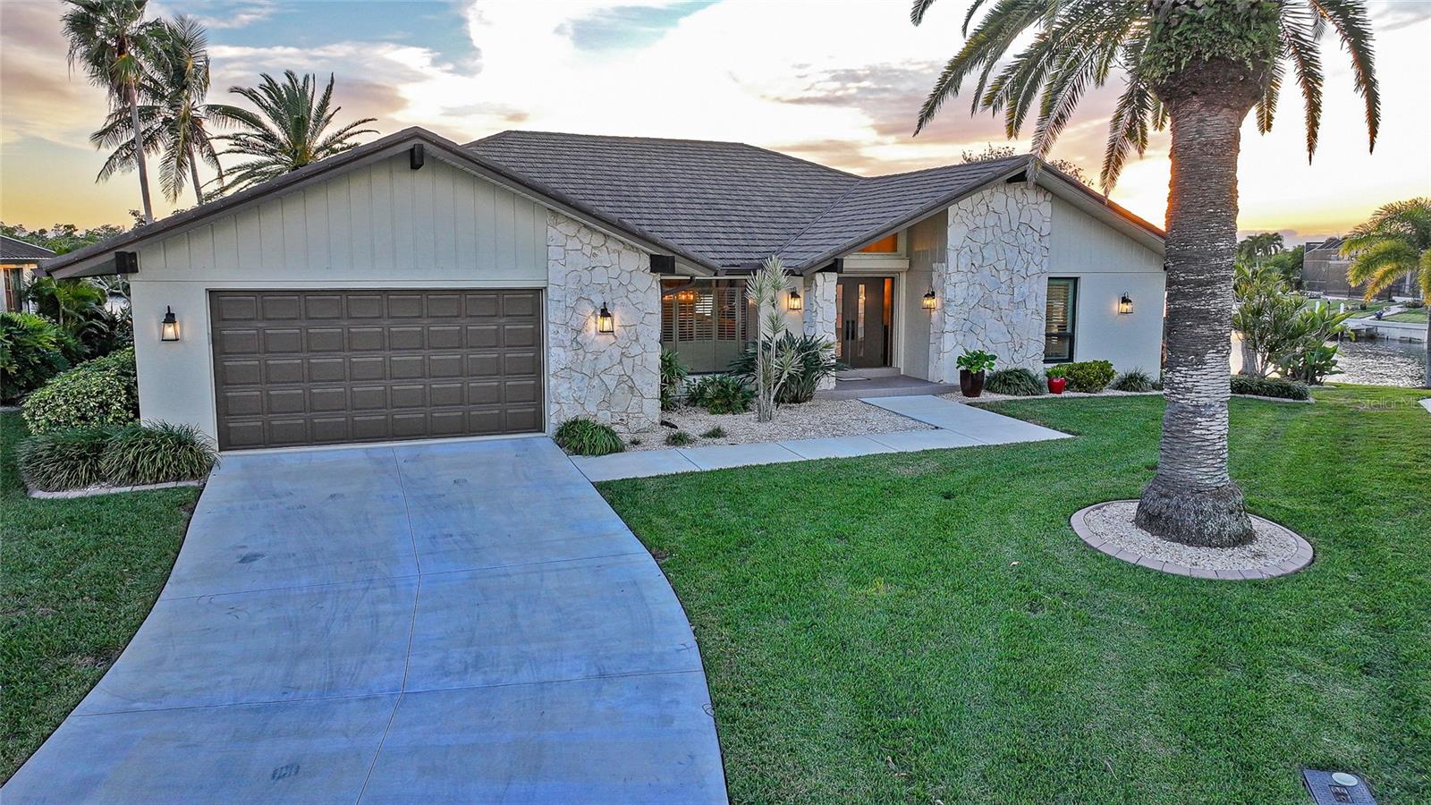 Image 2 of 44 For 1339 Casey Key Drive