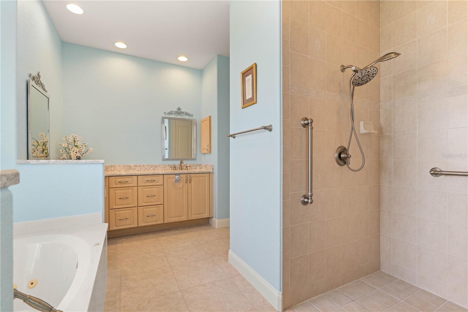 Image 34 of 68 For 17157 Mint Lane