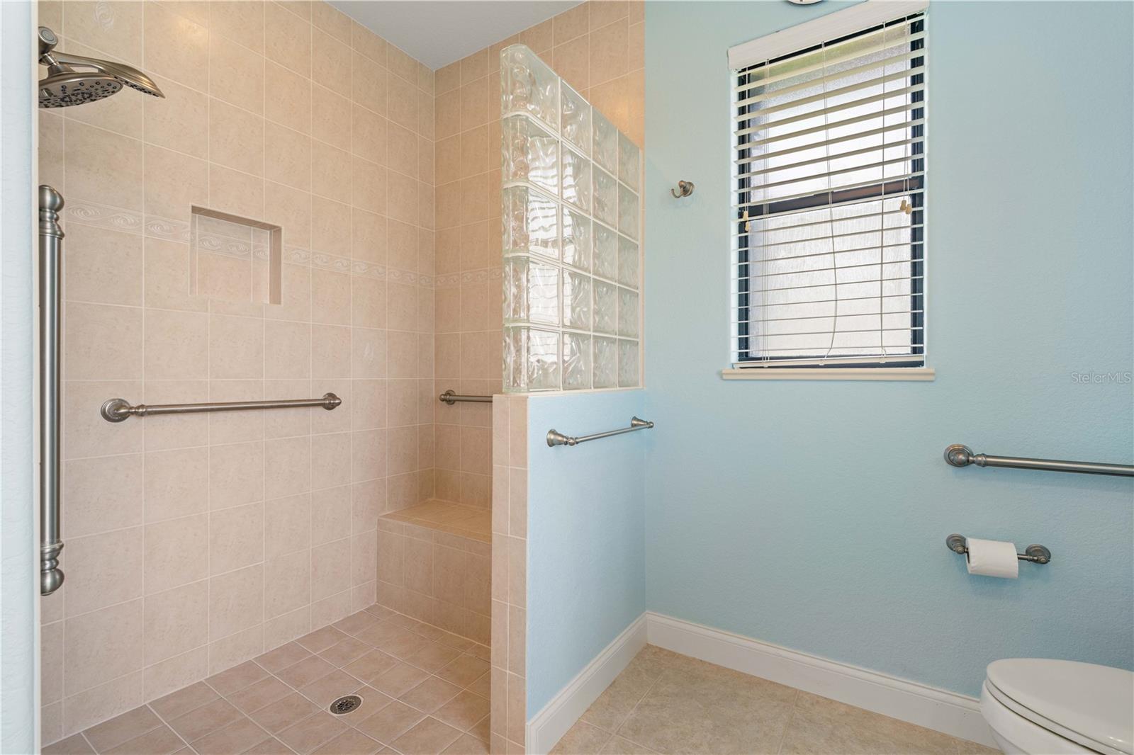 Image 35 of 68 For 17157 Mint Lane