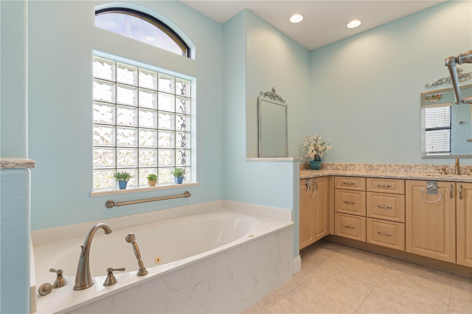 Image 37 of 68 For 17157 Mint Lane